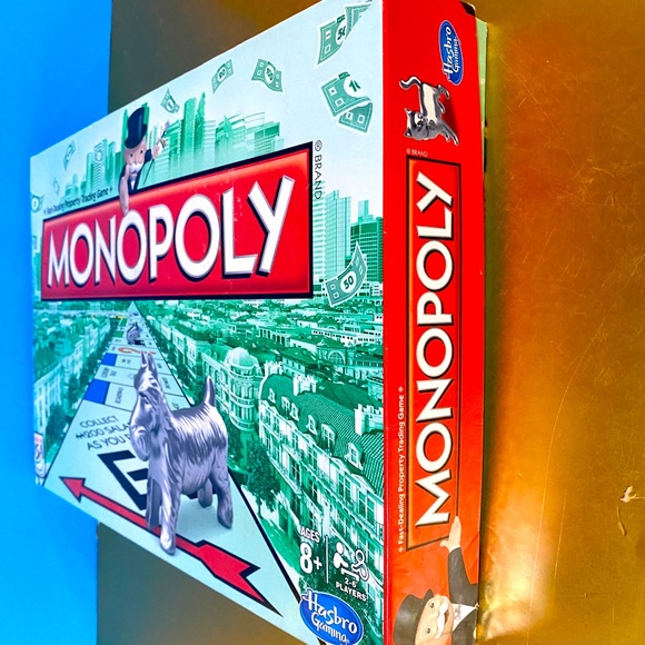 MONOPOLY GAME VTG 2013 CLASSIC CAT TOKEN INCLUDED GAME IS COMPLETE, SEALED CARDS - Picture 15 of 16